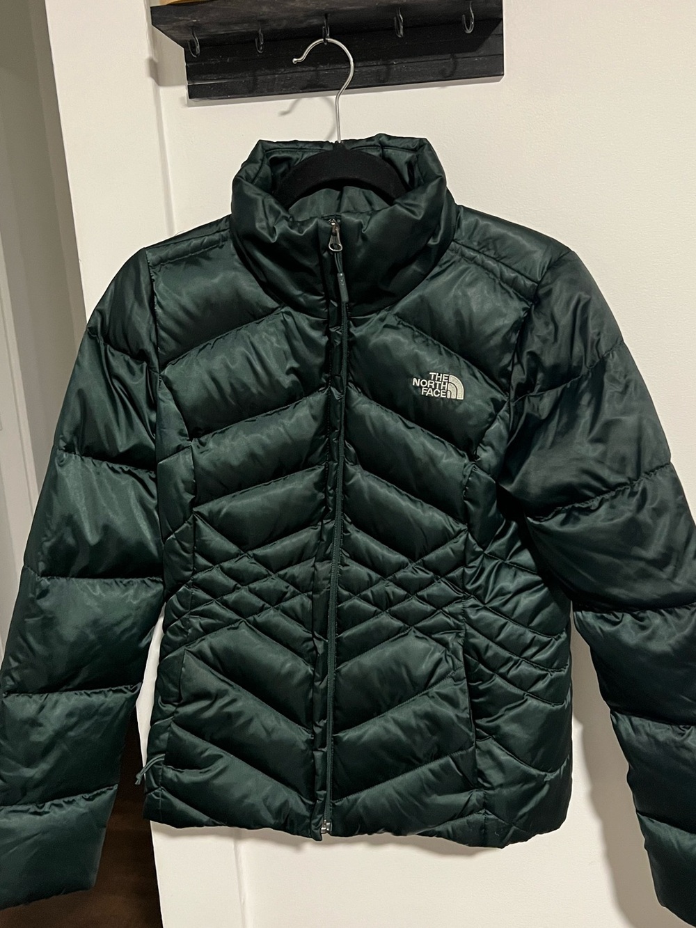 The North Face Women’s Puffer Jacket — Forest Green